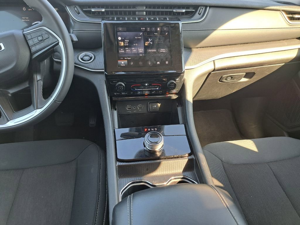 Used 2023 Jeep Grand Cherokee L Laredo image 19