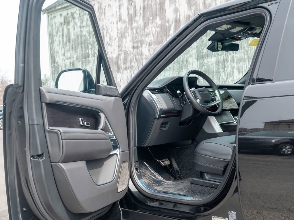 New 2026 Land Rover Range Rover Long Wheelbase Autobiography image 10