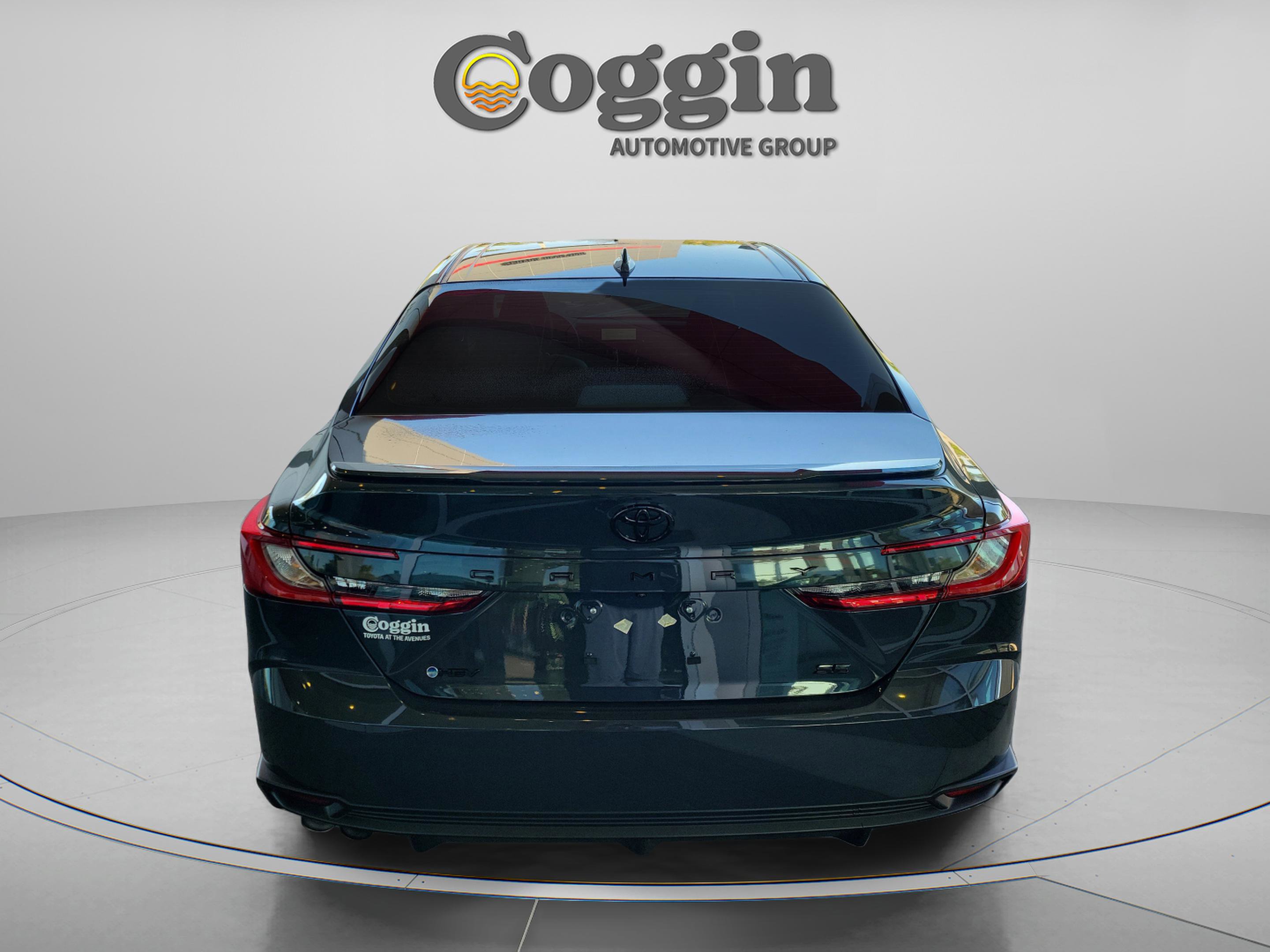 Certified 2025 Toyota Camry SE image 3