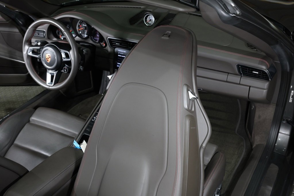 Used 2019 Porsche 911 Turbo image 34