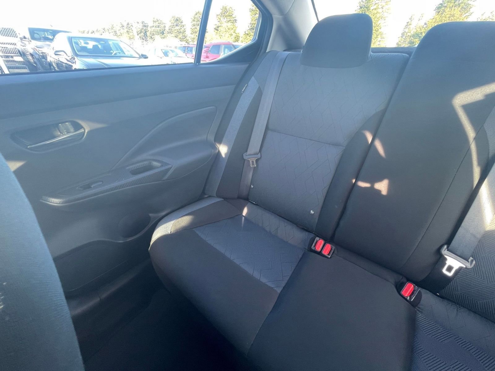 Used 2025 Nissan Versa SV image 34