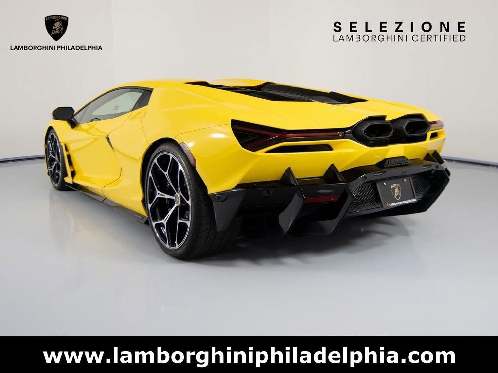 Used 2024 Lamborghini Revuelto image 7