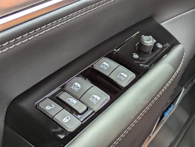New 2026 Jeep Grand Wagoneer Summit w/ Rear Seat Video Group I AWD/4WD image 31