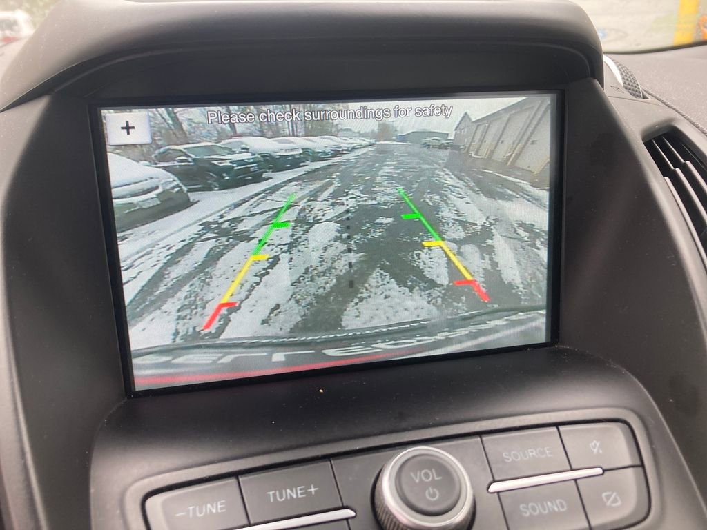 Used 2019 Ford Escape SE image 24