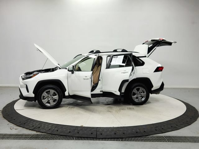 Used 2023 Toyota RAV4 LE AWD/4WD image 13