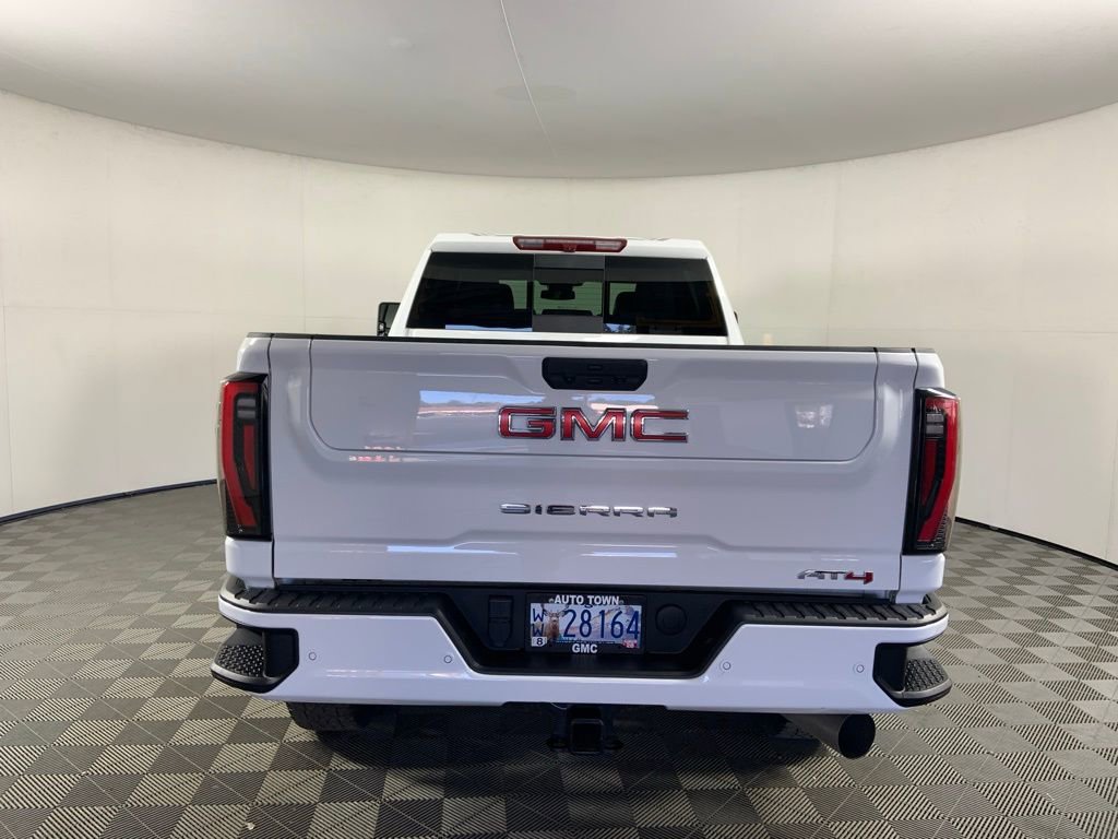 Used 2024 GMC Sierra 2500 AT4 w/ AT4 Preferred Package AWD/4WD image 9