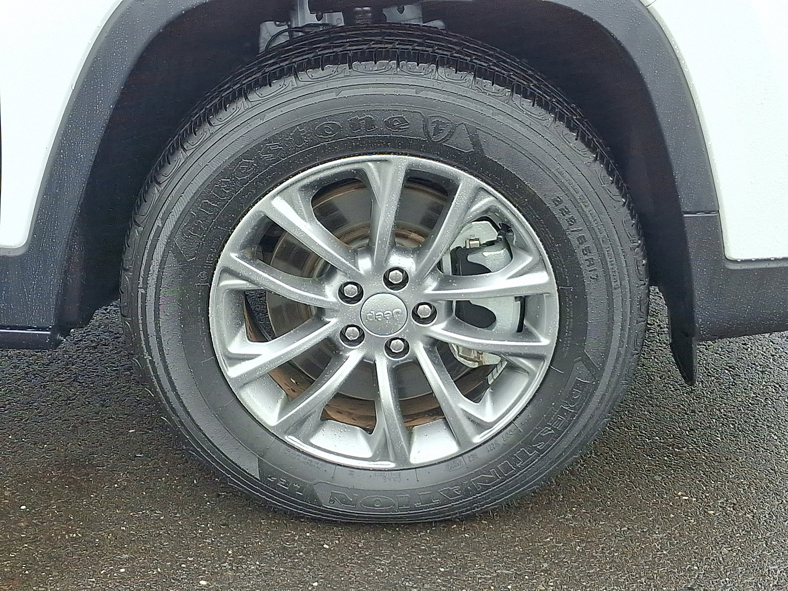 Certified 2021 Jeep Cherokee Latitude Lux w/ Sun & Sound Group image 8