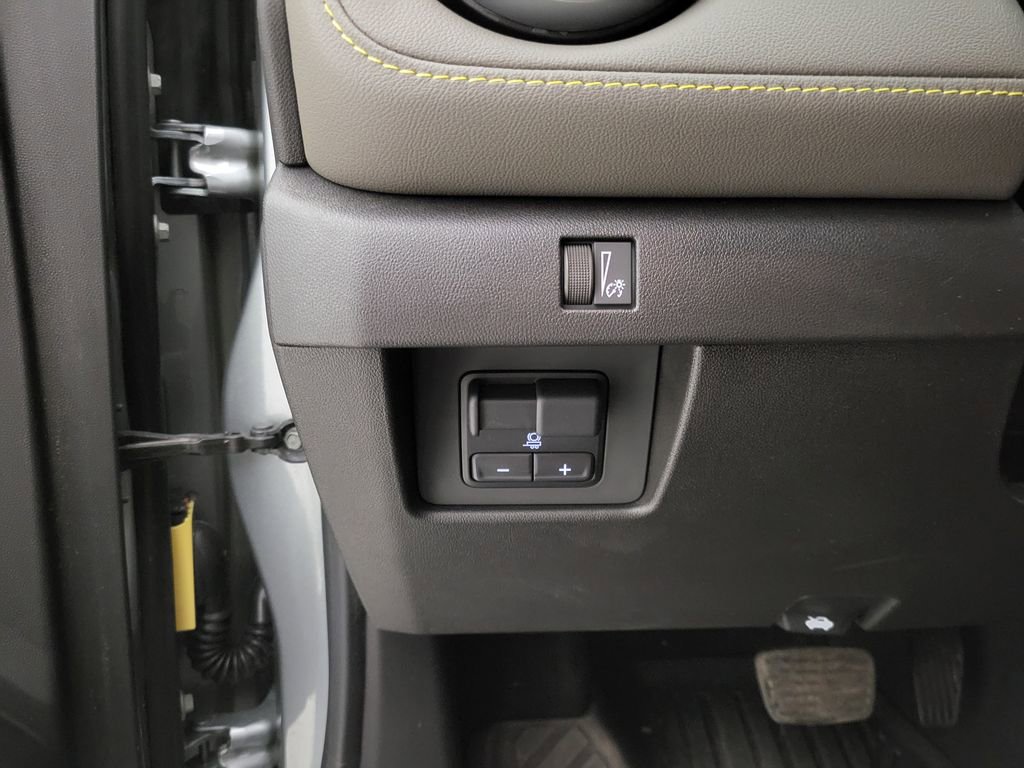 Certified 2025 Chevrolet Colorado ZR2 w/ Technology Package image 33