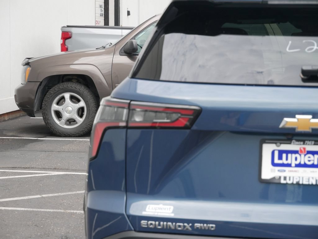 New 2027 Chevrolet Equinox LT AWD/4WD image 5