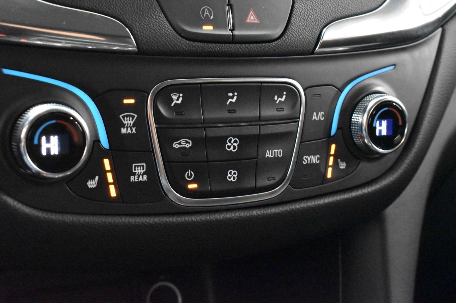 Used 2023 Chevrolet Equinox LT image 17