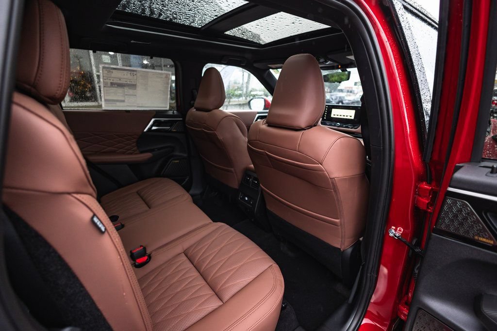 New 2026 Mitsubishi Outlander SEL AWD/4WD image 30