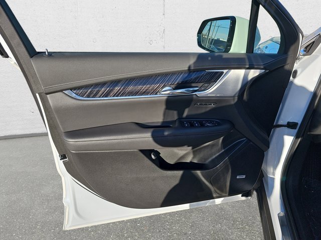 Used 2025 Cadillac XT6 Premium Luxury w/ LPO, Floor Liner Package image 30