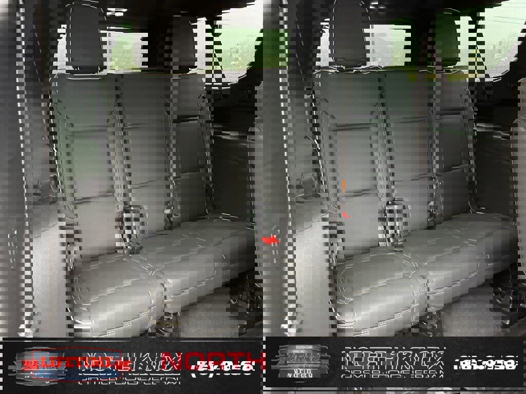 Used 2025 Chevrolet Suburban Premier image 23