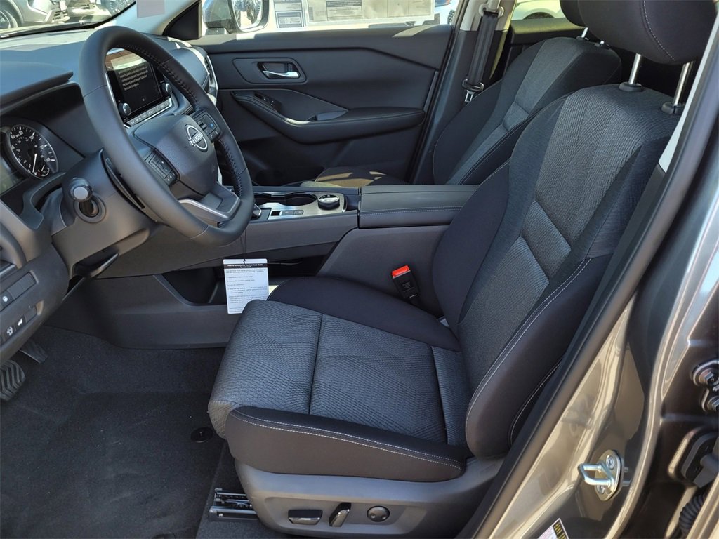 New 2026 Nissan Rogue SV image 6