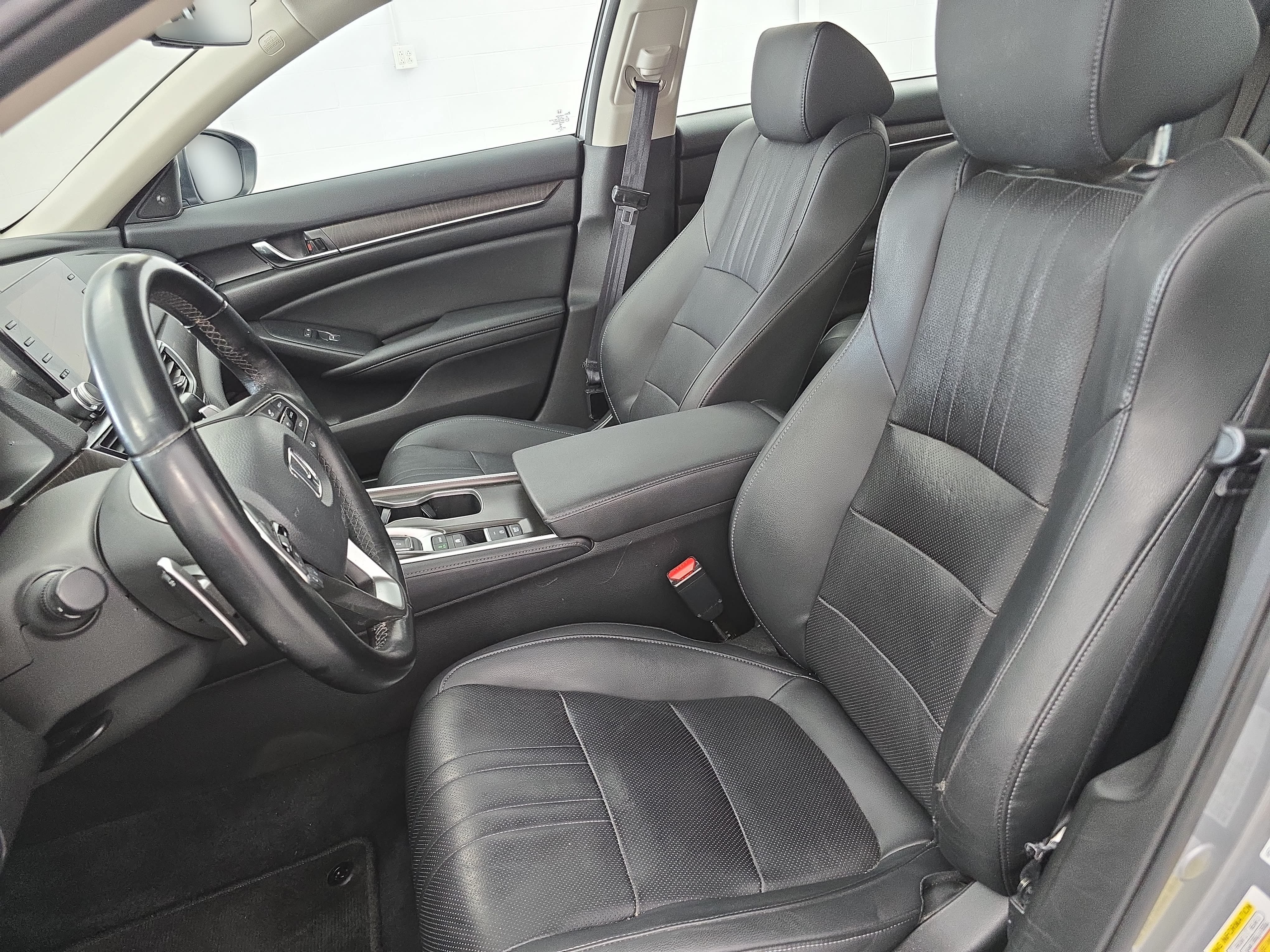 Used 2022 Honda Accord Touring image 14