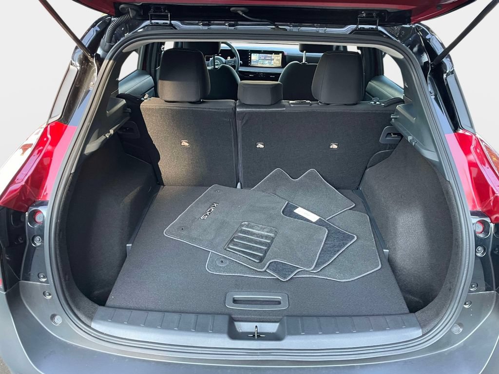 Used 2025 Nissan Kicks SV FWD image 14