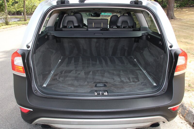 Used 2016 Volvo XC70 T5 Premier w/ Proximity Package AWD/4WD image 17