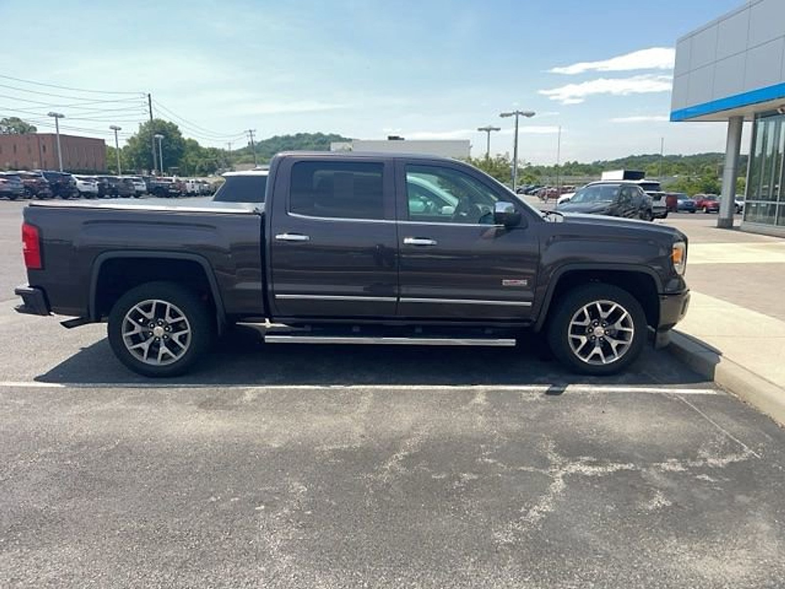 Used 2015 GMC Sierra 1500 SLT AWD/4WD image 4