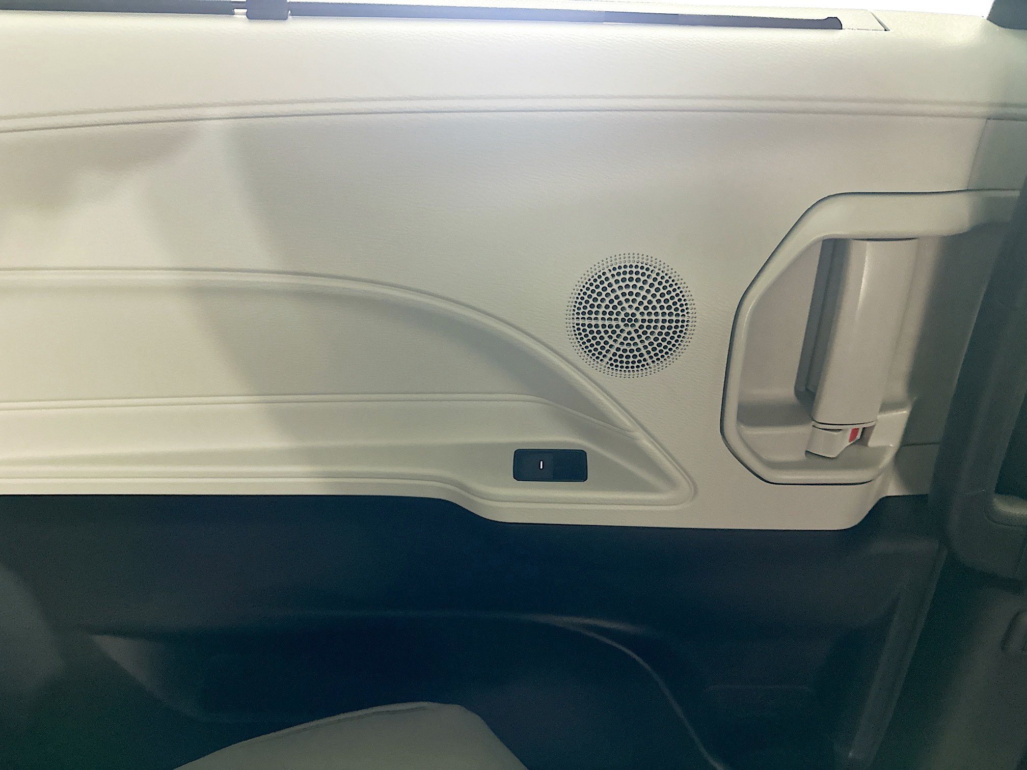 Used 2026 Toyota Sienna XLE FWD image 28