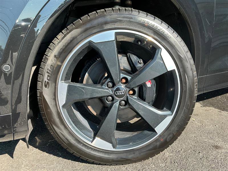 Used 2019 Audi SQ5 Prestige w/ Prestige Package image 16