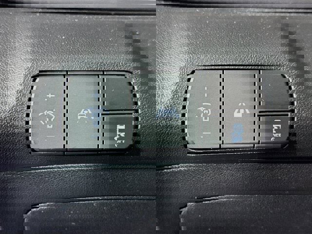 Used 2023 Hyundai Elantra Limited image 10