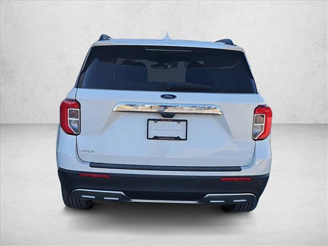 Used 2024 Ford Explorer XLT w/ Equipment Group 202A image 4