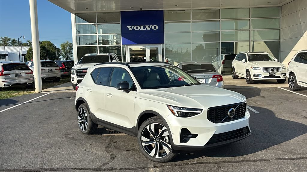 New 2026 Volvo XC40 B5 Ultra w/ Protection Package Premier AWD/4WD image 2
