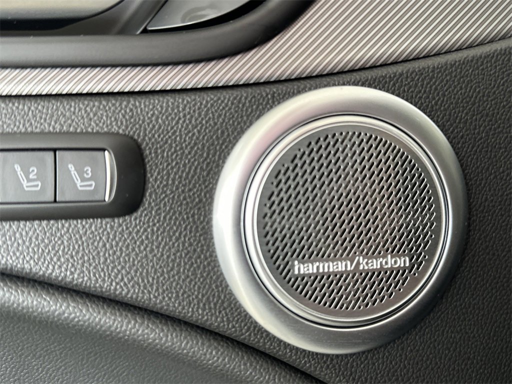 Used 2024 Alfa Romeo Stelvio Ti image 12