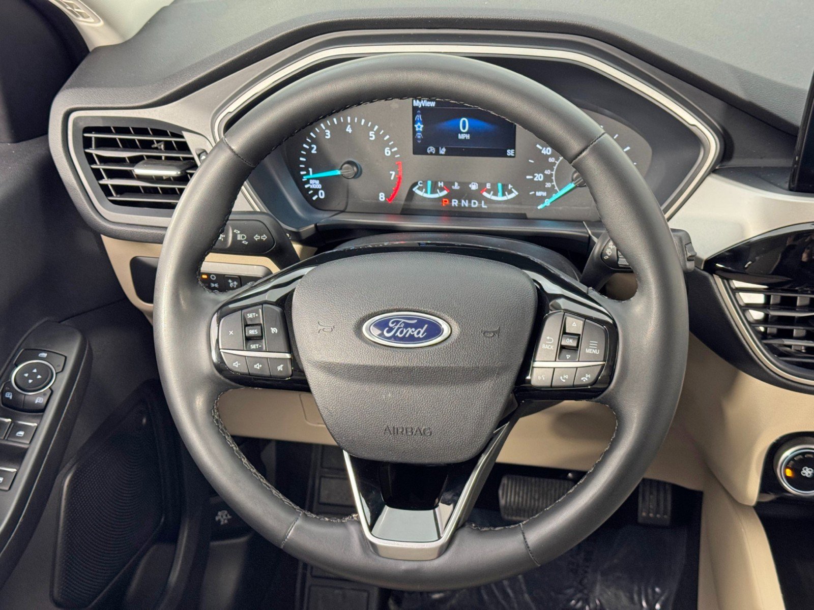 Used 2022 Ford Escape SE w/ Cold Weather Package image 18