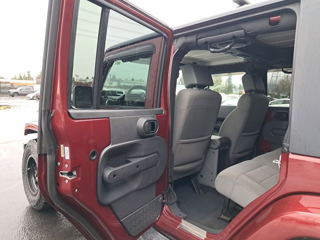 Used 2009 Jeep Wrangler Unlimited Sahara w/ Trailer Tow Group image 12