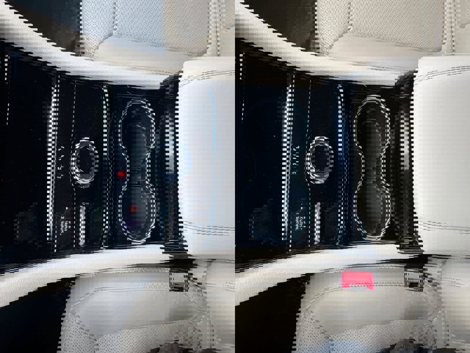 Used 2023 Jeep Grand Cherokee L Limited w/ Luxury Tech Group II image 24