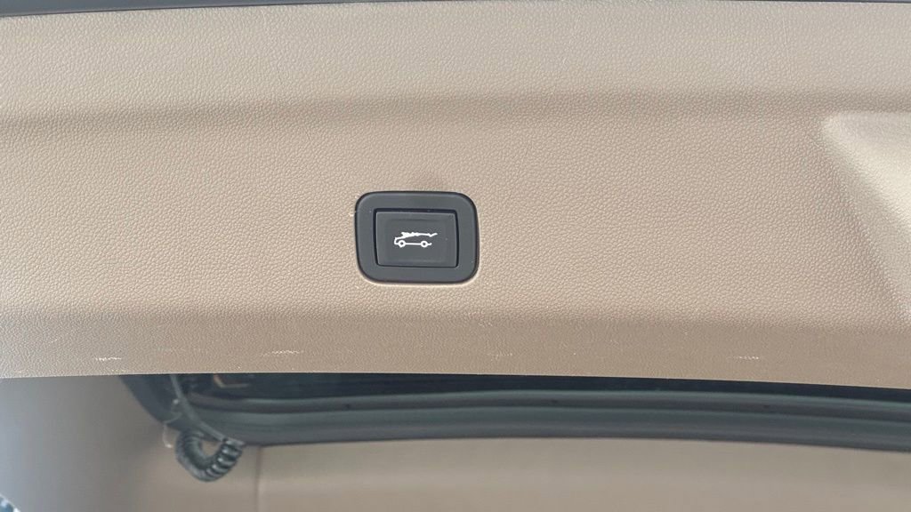 Used 2023 GMC Yukon Denali AWD/4WD image 10
