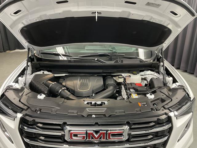 Used 2026 GMC Acadia Elevation w/ Elevation Premium Package FWD image 8