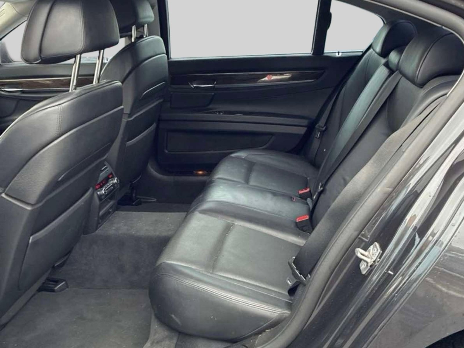Used 2012 BMW 750Li xDrive AWD/4WD image 4