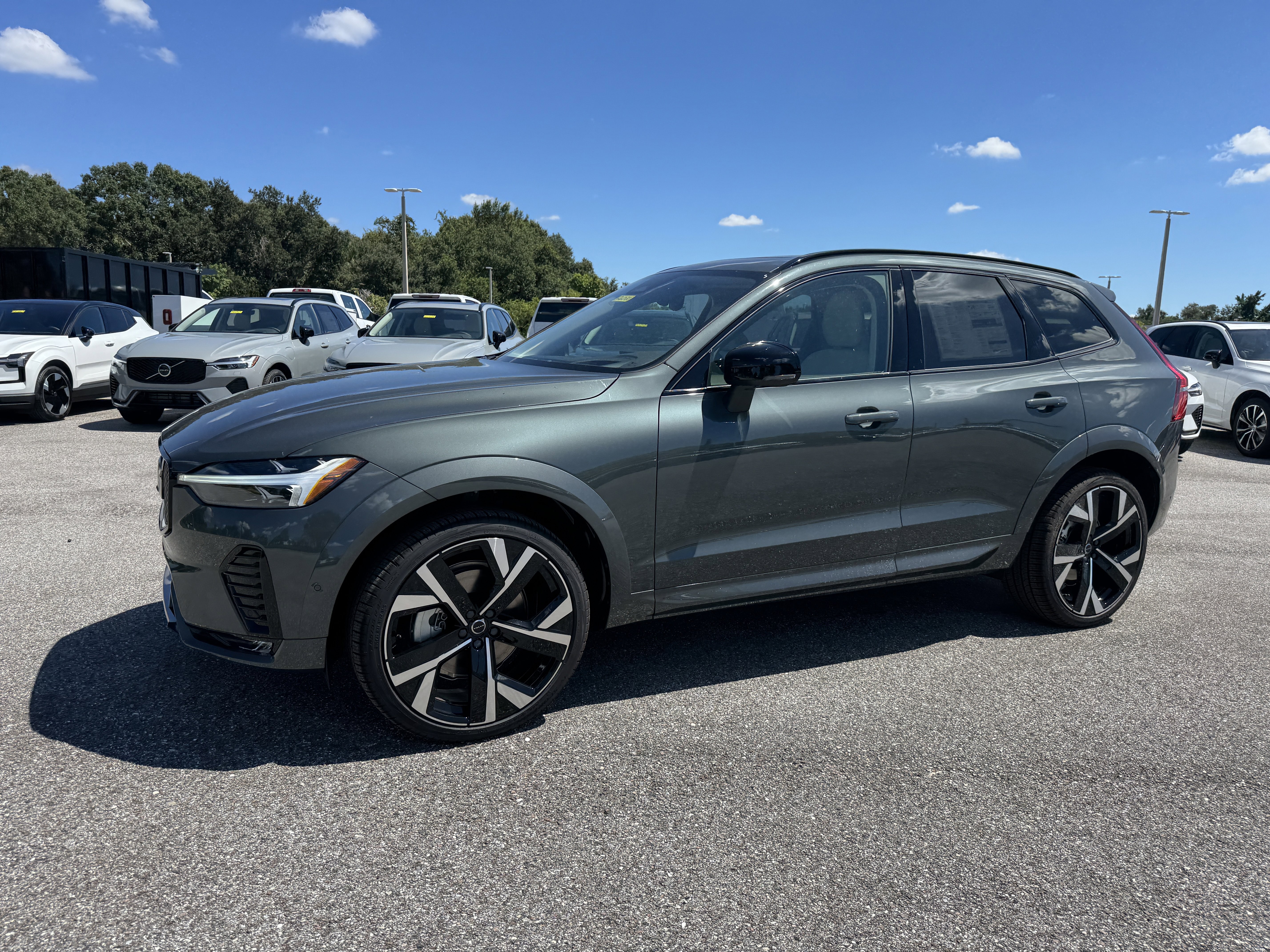 New 2026 Volvo XC60 B5 Ultra w/ Protection Package image 7
