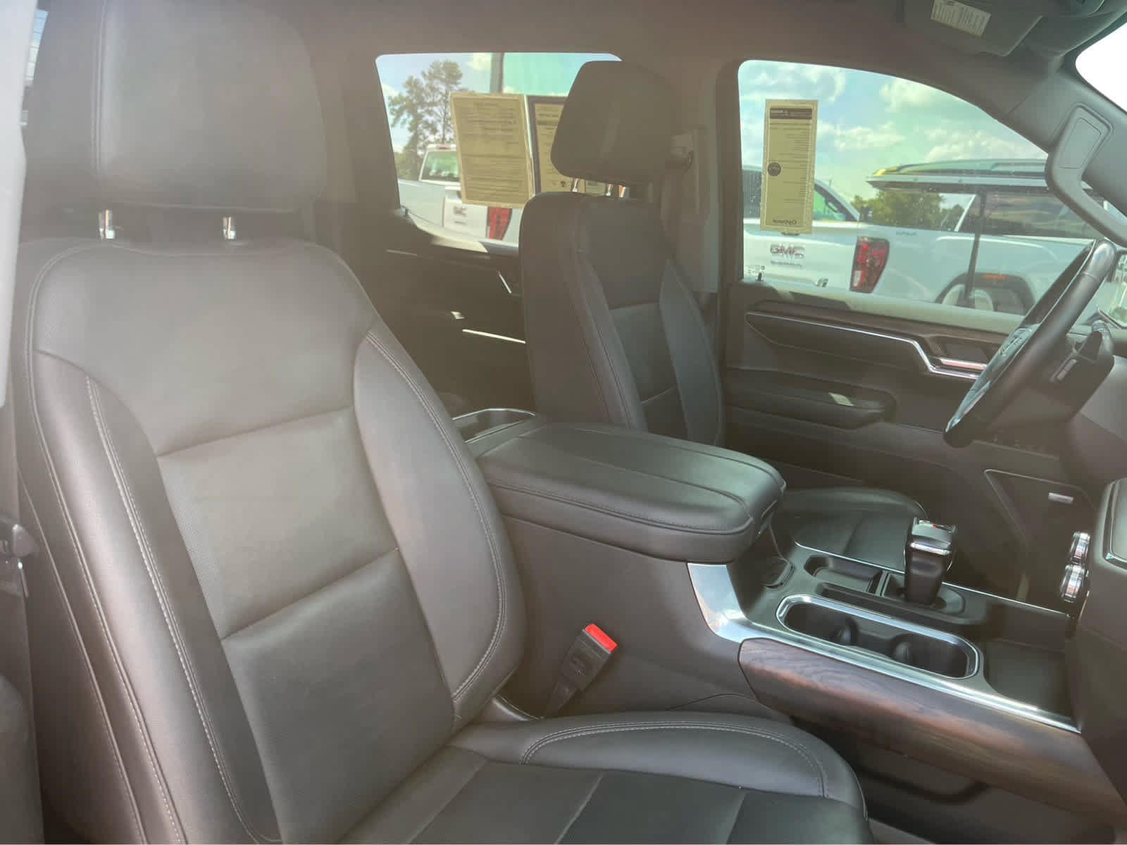 Used 2023 GMC Sierra 1500 SLT w/ SLT Premium Package AWD/4WD image 25