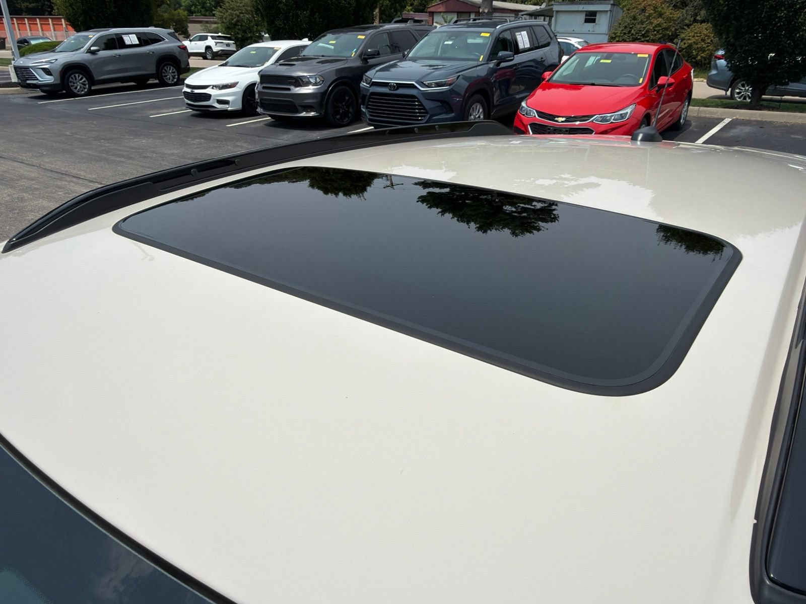 Used 2026 Chevrolet Trax RS w/ Sunroof Package FWD image 11
