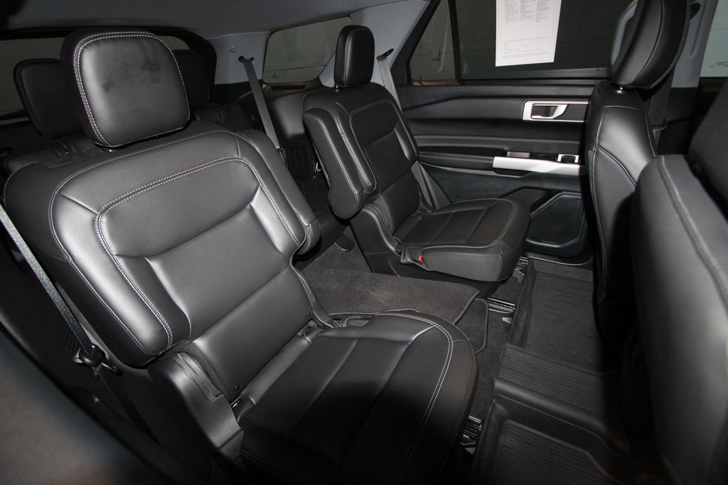 Used 2023 Ford Explorer XLT w/ Equipment Group 202A image 24