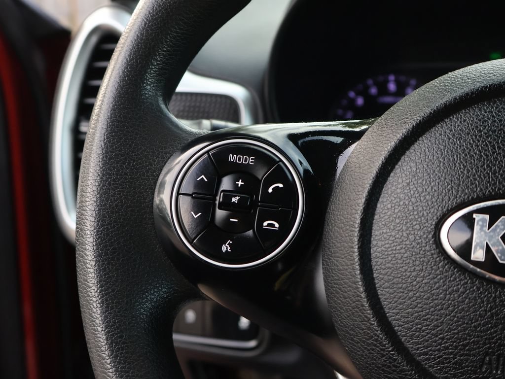 Certified 2021 Kia Soul LX FWD image 30