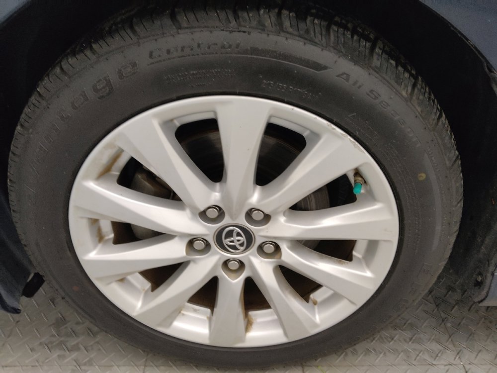 Used 2019 Toyota Camry LE image 31