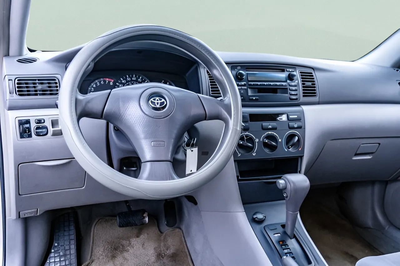 Used 2004 Toyota Corolla LE image 7