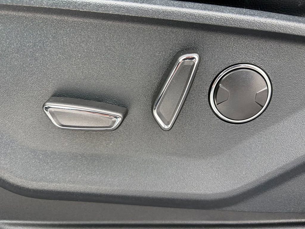 New 2026 Ford F150 Lariat w/ Equipment Group 502A High image 10