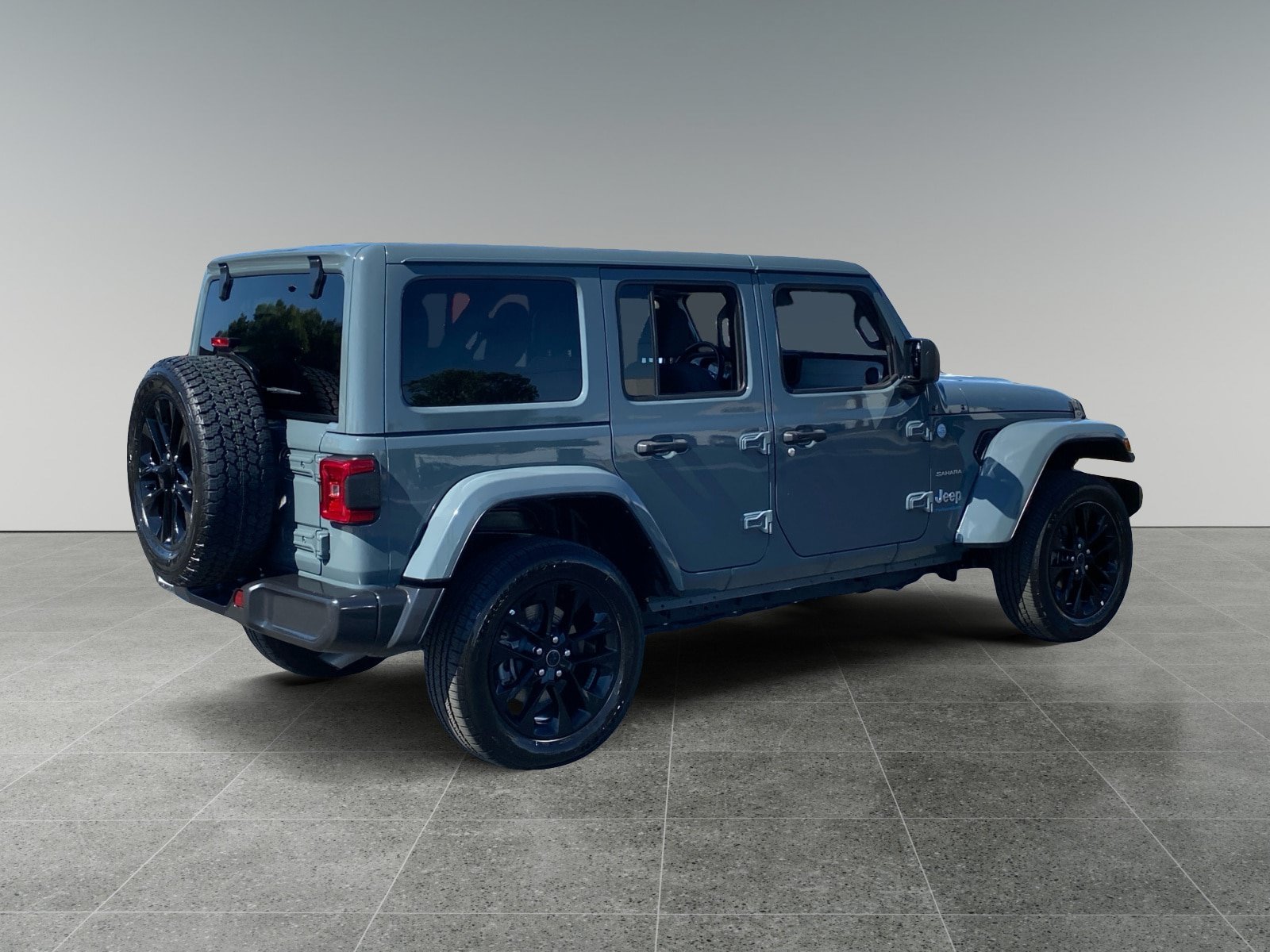 Used 2024 Jeep Wrangler Unlimited Sahara AWD/4WD image 5