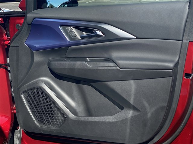 Used 2025 Chevrolet Equinox EV LT image 32