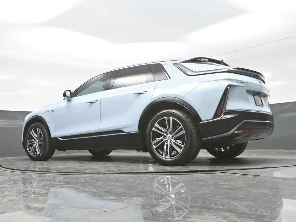 Certified 2024 Cadillac Lyriq Luxury AWD/4WD image 31