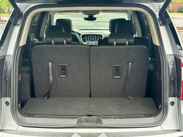 Used 2023 GMC Acadia Denali w/ Denali Ultimate Package FWD image 17