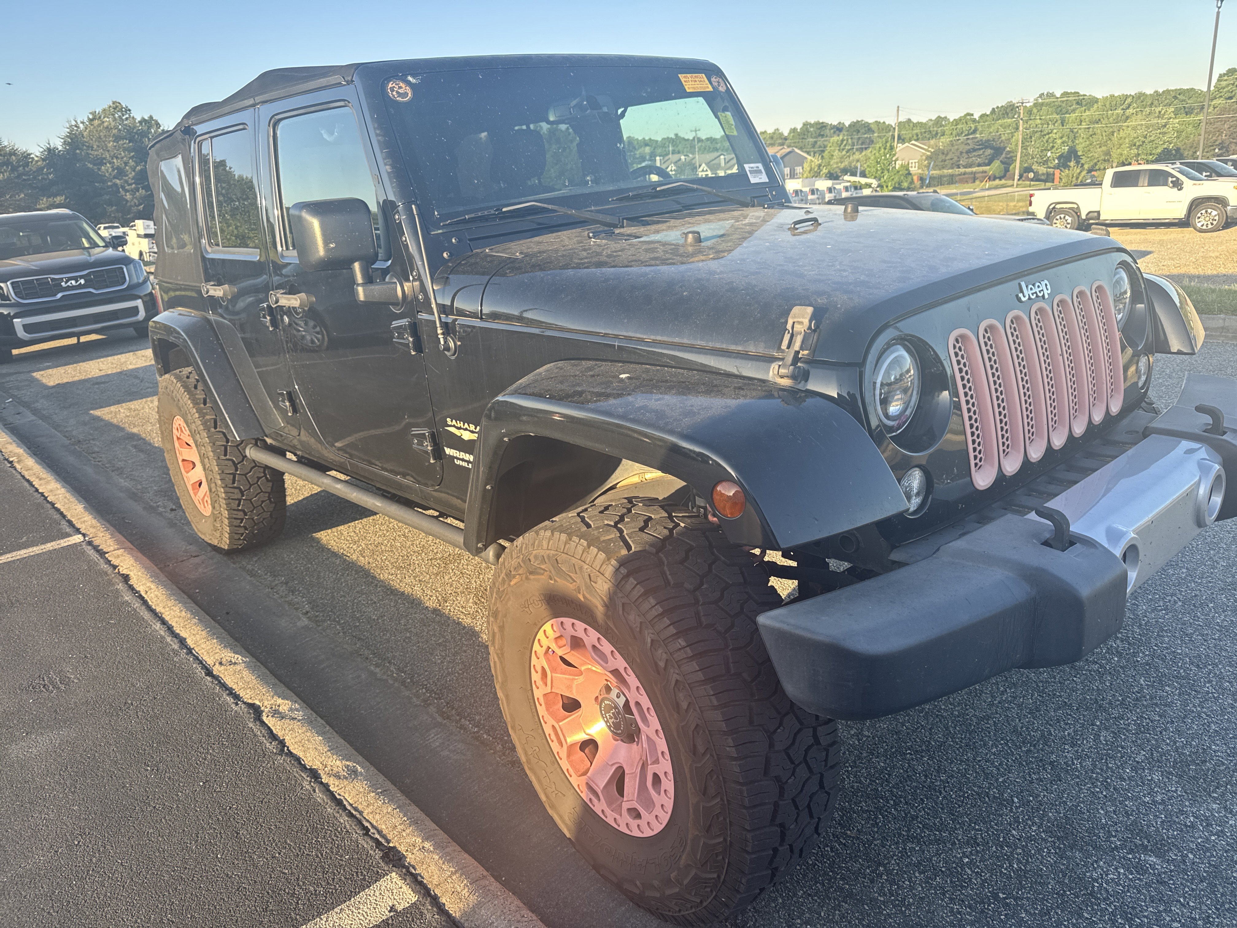 Used 2015 Jeep Wrangler Unlimited Sahara w/ Connectivity Group video 2