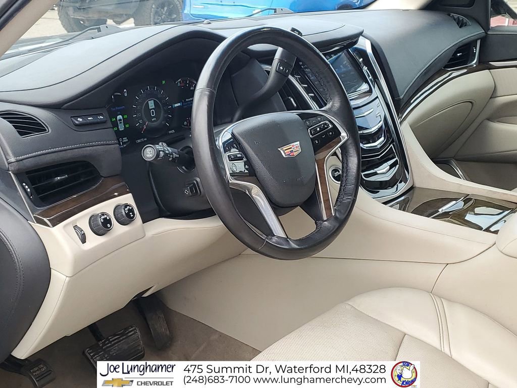 Used 2020 Cadillac Escalade Luxury image 11