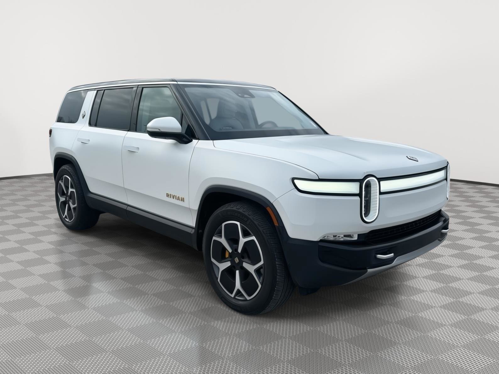 Used 2024 Rivian R1S Adventure image 22