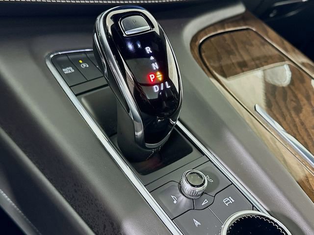 Certified 2023 Cadillac Escalade ESV Premium Luxury Platinum AWD/4WD image 17